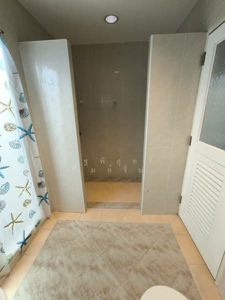 Baan Maneerin Park, Pathum Thani, Rangsit-Pathumthani Road, Ban Klang, Muang Pathum Thani, Pathum Thani, 3 Bedrooms, 190 sqm, Single Detached House For Sale, by ณัฐพิสุทธิ์ รมย์รื่น, 500222916 - ห้องน้ำในห้องนอนใหญ่ - DDproperty.com