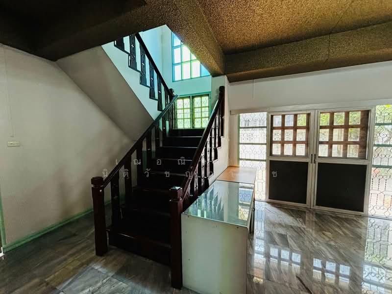 บ้านเช่าลาดพร้าว ใกล้รถไฟฟ้าสถานีโชคชัย4 บ้านหลังมุม 79ตรว. 4นอน 2น้ำ 3ที่จอดรถ บ้านตกแต่งครบ, กรุงเทพ, ลาดพร้าว, ลาดพร้าว, กรุงเทพ, 300 ตร.ม., บ้านเดี่ยว ให้เช่า, โดย เฌอณิษฐา  นิติวัชญ์วาณิช, 500222921 - DDproperty.com