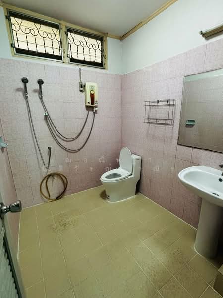 บ้านเช่าลาดพร้าว ใกล้รถไฟฟ้าสถานีโชคชัย4 บ้านหลังมุม 79ตรว. 4นอน 2น้ำ 3ที่จอดรถ บ้านตกแต่งครบ, กรุงเทพ, ลาดพร้าว, ลาดพร้าว, กรุงเทพ, 300 ตร.ม., บ้านเดี่ยว ให้เช่า, โดย เฌอณิษฐา  นิติวัชญ์วาณิช, 500222921 - DDproperty.com