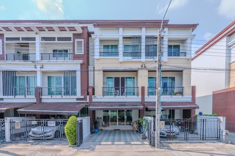 Baan Klang Muang Kaset-Nawamin : บ้านกลางเมือง เกษตร-นวมินทร์, กรุงเทพ, ซอยนวมินทร์ 70 แยก 11-2, คลองกุ่ม, บึงกุ่ม, กรุงเทพ, 166 ตร.ม., ทาวน์เฮ้าส์ ขาย, โดย อดิเทพ ภระมรทัต, 500222958 - DDproperty.com