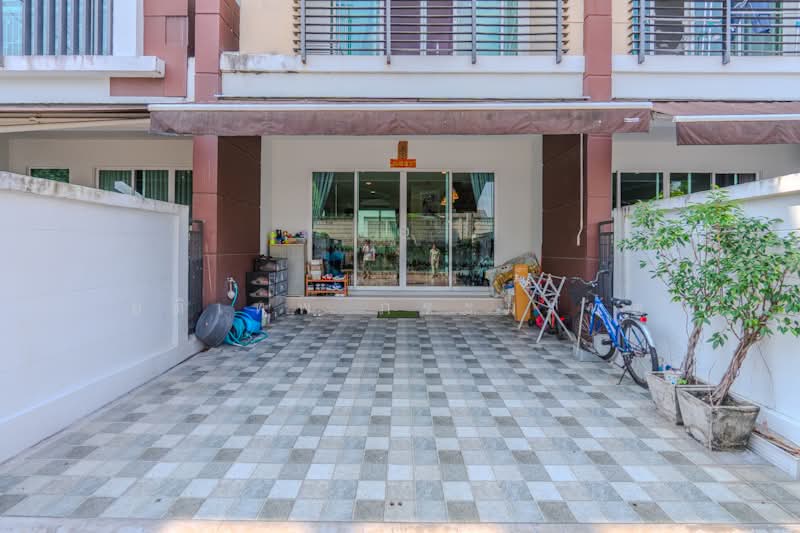 Baan Klang Muang Kaset-Nawamin : บ้านกลางเมือง เกษตร-นวมินทร์, กรุงเทพ, ซอยนวมินทร์ 70 แยก 11-2, คลองกุ่ม, บึงกุ่ม, กรุงเทพ, 166 ตร.ม., ทาวน์เฮ้าส์ ขาย, โดย อดิเทพ ภระมรทัต, 500222958 - DDproperty.com