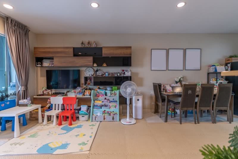 Baan Klang Muang Kaset-Nawamin, Bangkok, Soi Nawamin 70 Yeak 11-2, Khlong Kum, Bueng Kum, Bangkok, 4 Bedrooms, 166 sqm, Townhouse For Sale, by อดิเทพ ภระมรทัต, 500222958 - DDproperty.com