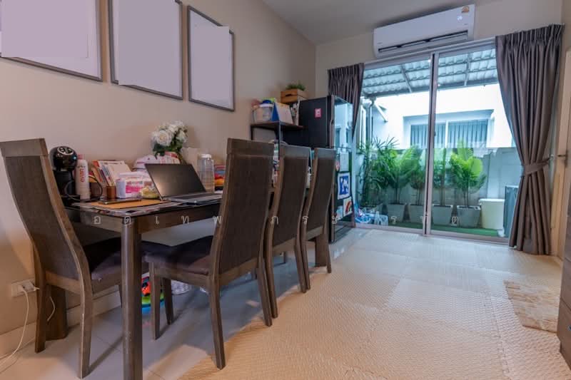 Baan Klang Muang Kaset-Nawamin, Bangkok, Soi Nawamin 70 Yeak 11-2, Khlong Kum, Bueng Kum, Bangkok, 4 Bedrooms, 166 sqm, Townhouse For Sale, by อดิเทพ ภระมรทัต, 500222958 - DDproperty.com