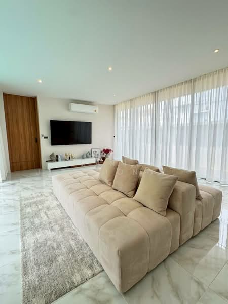 B-yan pool & residence Kaset-Navamin, Bangkok, Lat Phrao, Lat Phrao, Bangkok, 5 Bedrooms, 550 sqm, Villa For Sale, by Pranisa Jirathongpoon, 500222966 - DDproperty.com