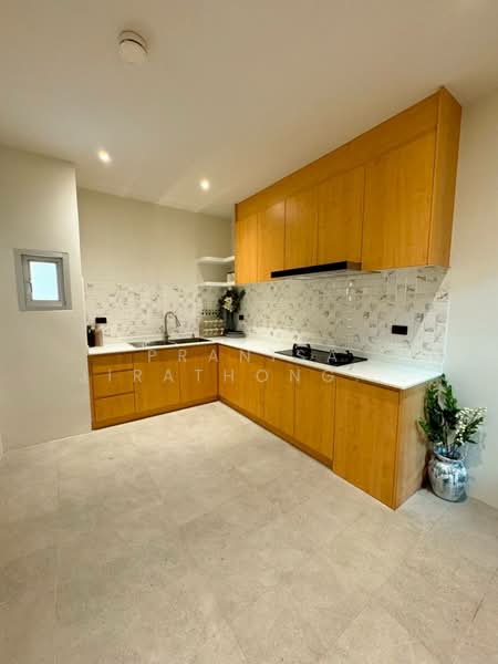 B-yan pool & residence Kaset-Navamin, Bangkok, Lat Phrao, Lat Phrao, Bangkok, 5 Bedrooms, 550 sqm, Villa For Sale, by Pranisa Jirathongpoon, 500222966 - DDproperty.com