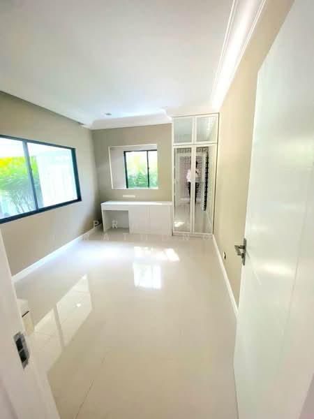 The Grand Bangna-Wongwaen, Bangkok, 288 Kanchanaphisek Road, Dok Mai, Prawet, Bangkok, 4 Bedrooms, 332 sqm, Single Detached House For Sale, by Pranisa Jirathongpoon, 500222977 - DDproperty.com
