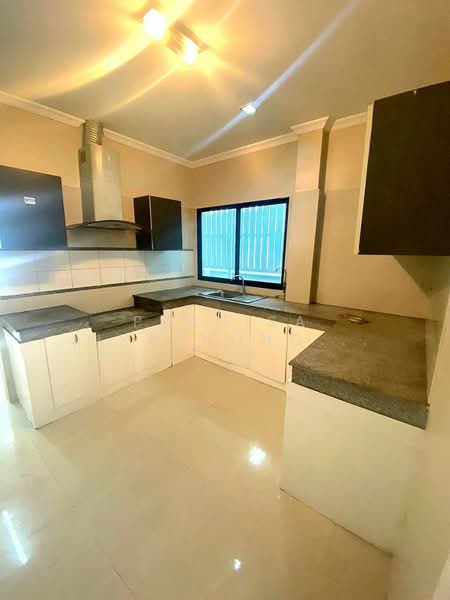 The Grand Bangna-Wongwaen, Bangkok, 288 Kanchanaphisek Road, Dok Mai, Prawet, Bangkok, 4 Bedrooms, 332 sqm, Single Detached House For Sale, by Pranisa Jirathongpoon, 500222977 - DDproperty.com