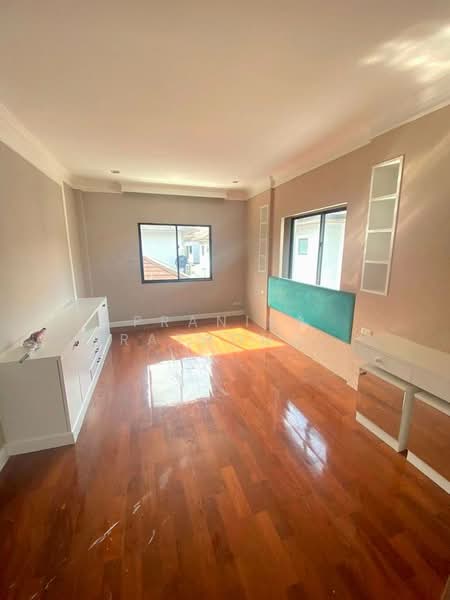 The Grand Bangna-Wongwaen, Bangkok, 288 Kanchanaphisek Road, Dok Mai, Prawet, Bangkok, 4 Bedrooms, 332 sqm, Single Detached House For Sale, by Pranisa Jirathongpoon, 500222977 - DDproperty.com