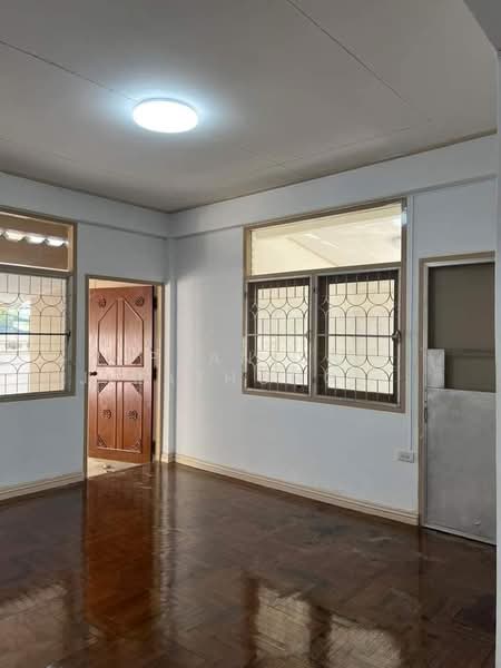 บ้านเดี่ยว ซอยพหลโยธิน 33 แยก1/1, Bangkok, พหลโยธิน 33 แยก1/1, Lat Yao, Chatuchak, Bangkok, 4 Bedrooms, 200 sqm, Single Detached House For Sale, by Pranisa Jirathongpoon, 500222989 - DDproperty.com