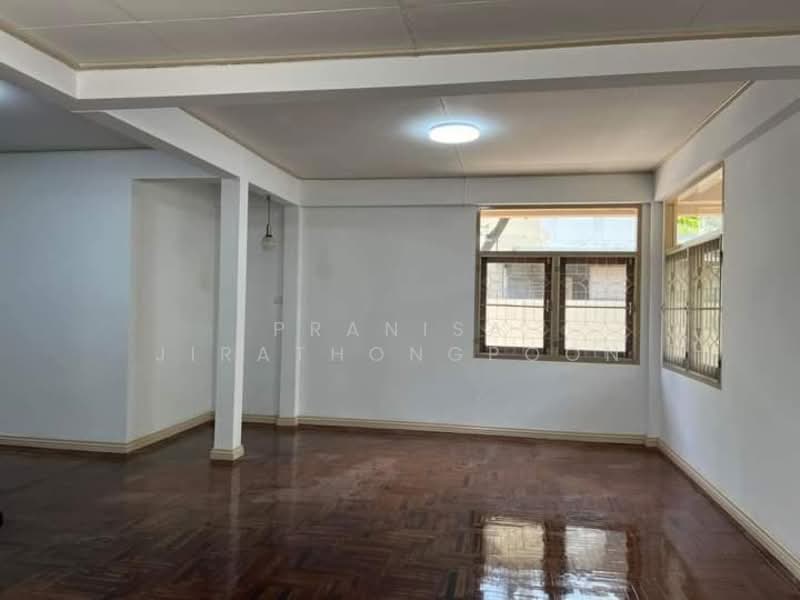 บ้านเดี่ยว ซอยพหลโยธิน 33 แยก1/1, Bangkok, พหลโยธิน 33 แยก1/1, Lat Yao, Chatuchak, Bangkok, 4 Bedrooms, 200 sqm, Single Detached House For Sale, by Pranisa Jirathongpoon, 500222989 - DDproperty.com