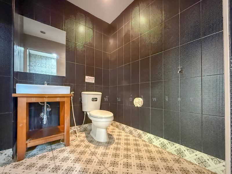 For Sale - Apartment in Pattaya, 12 rooms., Chon Buri (Pattaya)