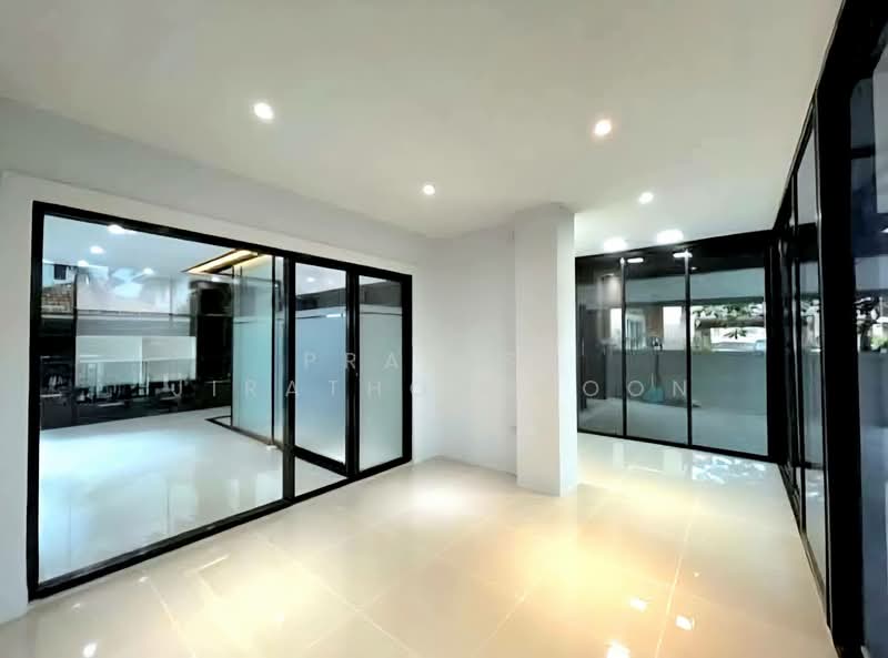 อุ่นรัก ซอยนาคนิวาศ 15, Bangkok, Lat Phrao, Lat Phrao, Bangkok, 3 Bedrooms, 180 sqm, Single Detached House For Sale, by Pranisa Jirathongpoon, 500222996 - DDproperty.com