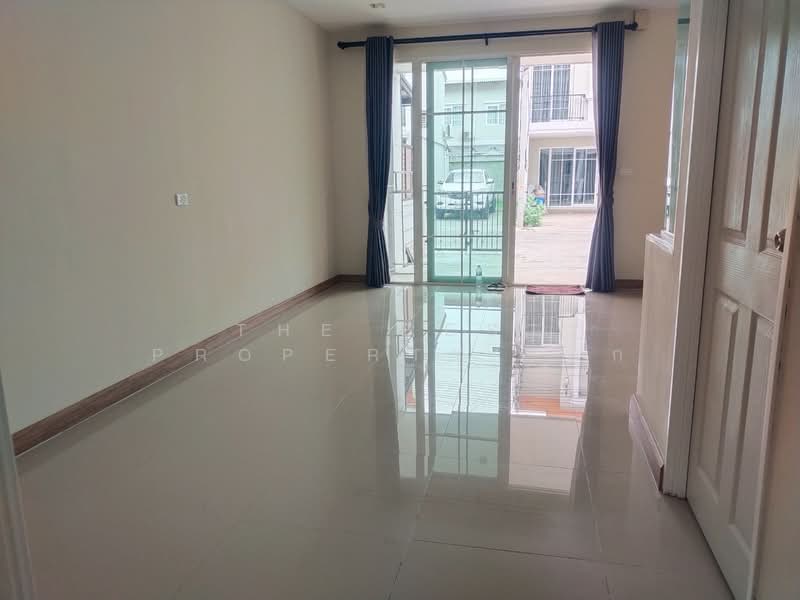 โกลเด้นทาวน์ อยุธยา, Phra Nakhon Si Ayutthaya, Ban Krot, Bang Pa-In, Phra Nakhon Si Ayutthaya, 4 Bedrooms, 117 sqm, Townhouse For Sale, by The Best Property เอก, 500223000 - DDproperty.com