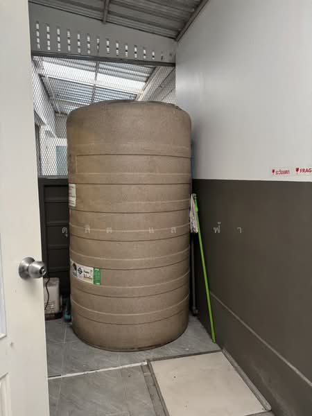 ให้เช่าทาวน์โฮม ม.เสนาวีว่า (เจซิตี้ ) อัสสัมชัญ ศรีราชา, ชลบุรี, สุรศักดิ์, ศรีราชา, ชลบุรี, 80 ตร.ม., ทาวน์เฮ้าส์ ให้เช่า, โดย ดุสิต แสงฟ้า, 500223023 - DDproperty.com