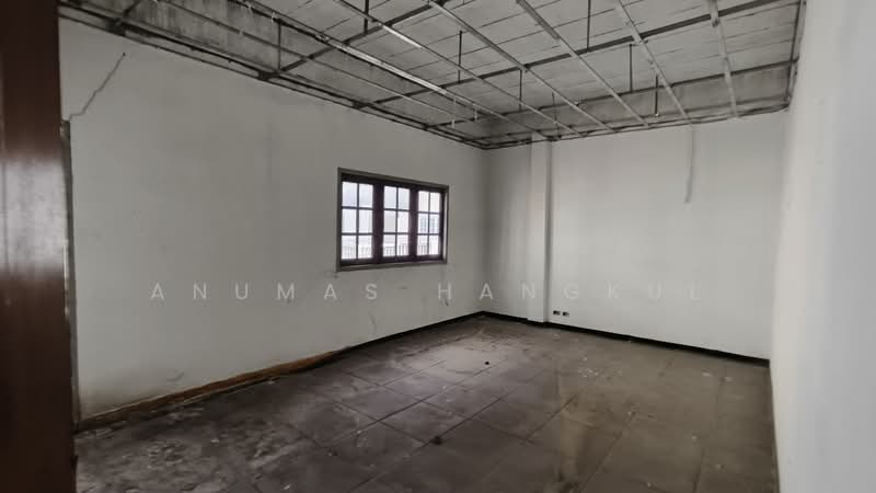 ขายถูกทาวน์โฮมใกล้สถานีรถไฟฟ้ามัยลาภ, Bangkok, Chorake Bua, Lat Phrao, Bangkok, 3 Bedrooms, 250 sqm, Townhouse For Sale, by Anumas Hangkul, 500223024 - DDproperty.com