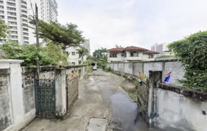 ขาย - บ้านเลขที่ 5/1 ซอยพร้อมมิตร สุขุมวิท 39 แขวงคลองตัน เขตคลองเตย กทม., กรุงเทพ