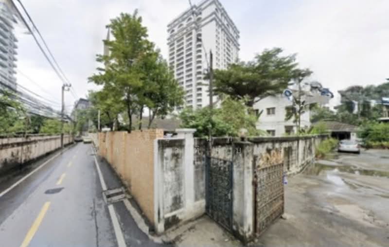 ขาย - บ้านเลขที่ 5/1 ซอยพร้อมมิตร สุขุมวิท 39 แขวงคลองตัน เขตคลองเตย กทม., กรุงเทพ