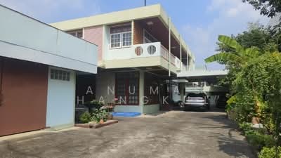 ขาย - ขายด่วน บ้านเดี่ยวแปลงใหญ่ 200 ตร.ว. พัฒนาการ 13 - ทำเลใกล้ทองหล่อ, กรุงเทพ