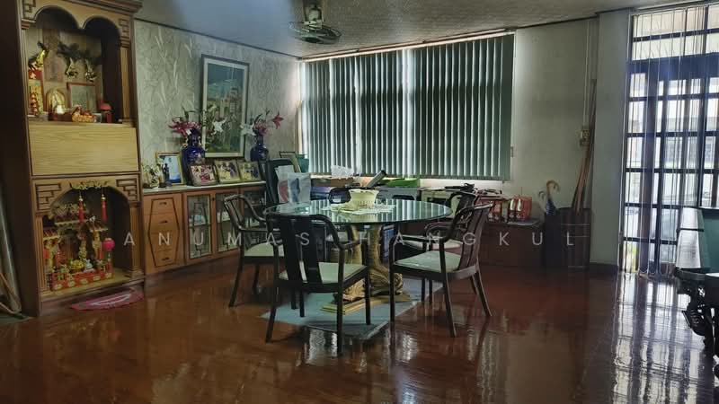 For Sale - ขายด่วน บ้านเดี่ยวแปลงใหญ่ 200 ตร.ว. พัฒนาการ 13 - ทำเลใกล้ทองหล่อ, Bangkok