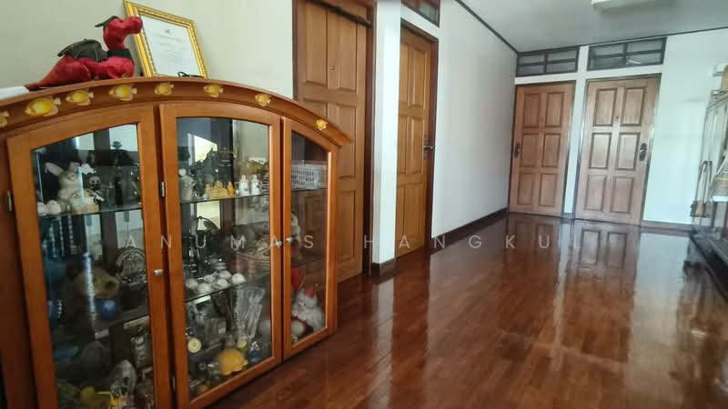 For Sale - ขายด่วน บ้านเดี่ยวแปลงใหญ่ 200 ตร.ว. พัฒนาการ 13 - ทำเลใกล้ทองหล่อ, Bangkok
