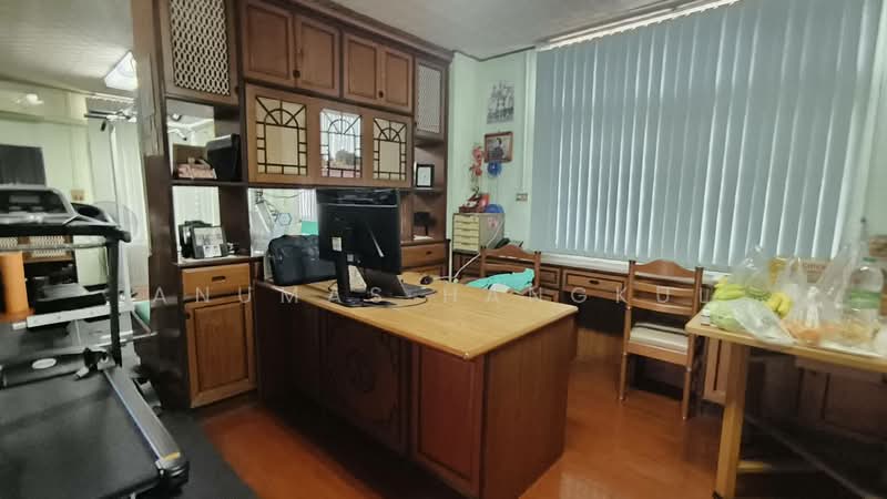 For Sale - ขายด่วน บ้านเดี่ยวแปลงใหญ่ 200 ตร.ว. พัฒนาการ 13 - ทำเลใกล้ทองหล่อ, Bangkok