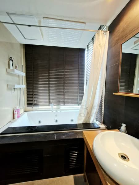 Watermark Chaophraya, Bangkok, Soi Charoennakorn 39-41, Charoennakorn Road, Bang Lam Phu Lang, Khlong San, Bangkok, 3 Bedrooms, 145 sqm, Condo For Sale, by James RR., 500223042 - DDproperty.com