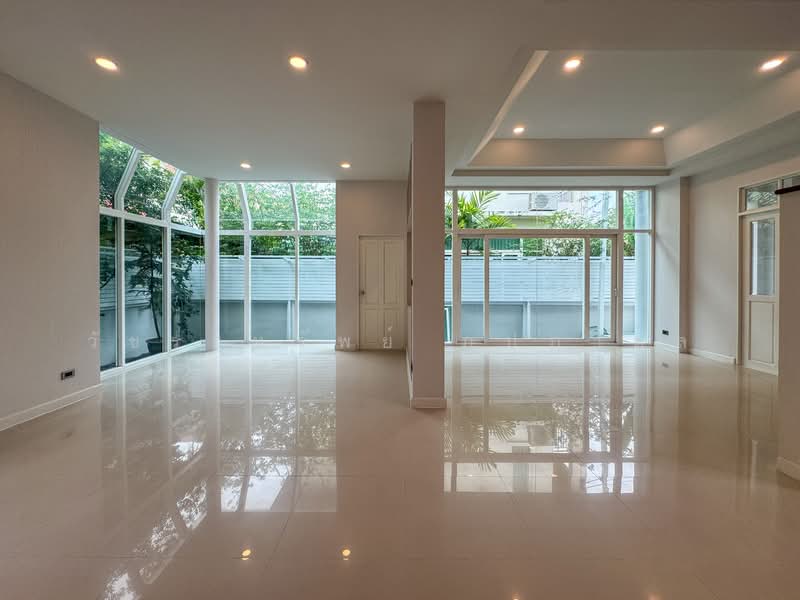 Perfect Place Sukhumvit 77-Suvarnabhumi : เพอร์เฟค เพลส สุขุมวิท77-สุวรรณภูมิ, สมุทรปราการ, ถนนลาดกระบัง, ราชาเทวะ, บางพลี, สมุทรปราการ, 280 ตร.ม., บ้านเดี่ยว ขาย, โดย วัชราทรัพย์ ภูปภาดล, 500223085 - DDproperty.com