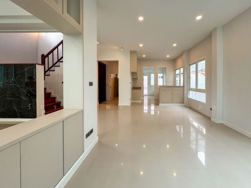 Perfect Place Sukhumvit 77-Suvarnabhumi, Samut Prakan, Lat Krabang Road, Rachathewa, Bang Plee, Samut Prakan, 4 Bedrooms, 280 sqm, Single Detached House For Sale, by วัชราทรัพย์ ภูปภาดล, 500223085 - DDproperty.com