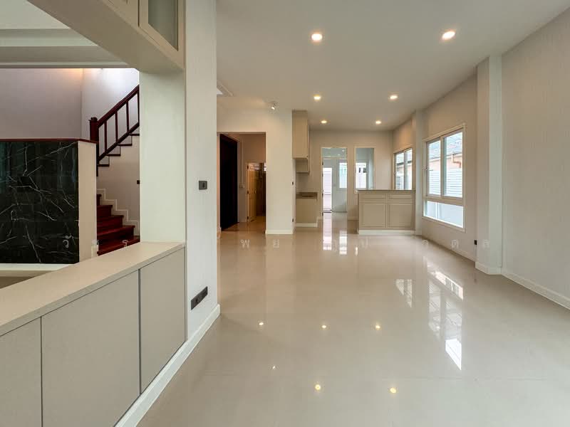 Perfect Place Sukhumvit 77-Suvarnabhumi, Samut Prakan, Lat Krabang Road, Rachathewa, Bang Plee, Samut Prakan, 4 Bedrooms, 280 sqm, Single Detached House For Sale, by วัชราทรัพย์ ภูปภาดล, 500223085 - DDproperty.com