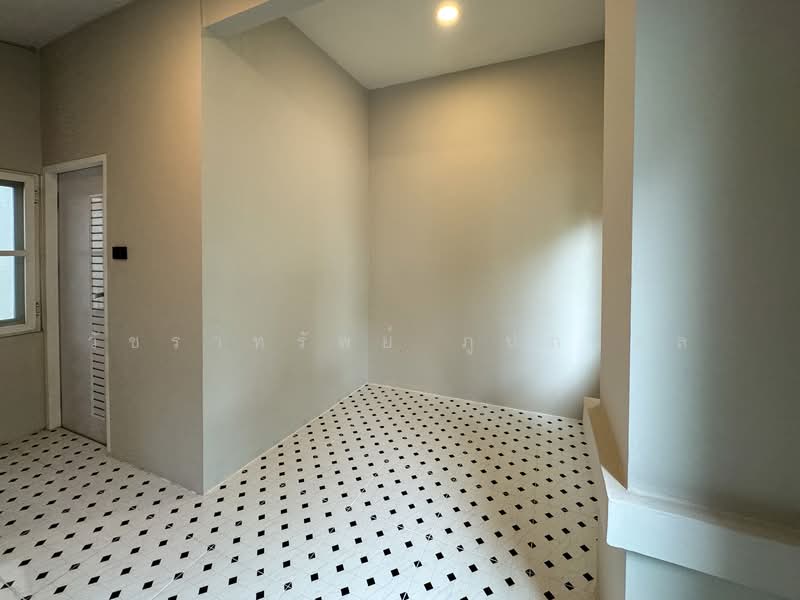 Perfect Place Sukhumvit 77-Suvarnabhumi : เพอร์เฟค เพลส สุขุมวิท77-สุวรรณภูมิ, สมุทรปราการ, ถนนลาดกระบัง, ราชาเทวะ, บางพลี, สมุทรปราการ, 280 ตร.ม., บ้านเดี่ยว ขาย, โดย วัชราทรัพย์ ภูปภาดล, 500223085 - DDproperty.com