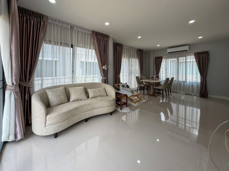 Centro Bangna-Kingkaew, Samut Prakan, Rachathewa, Bang Plee, Samut Prakan, 4 Bedrooms, 190 sqm, Single Detached House For Sale, by วัชราทรัพย์ ภูปภาดล, 500223089 - DDproperty.com