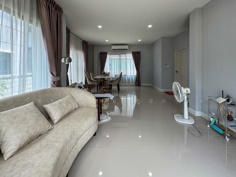 Centro Bangna-Kingkaew, Samut Prakan, Rachathewa, Bang Plee, Samut Prakan, 4 Bedrooms, 190 sqm, Single Detached House For Sale, by วัชราทรัพย์ ภูปภาดล, 500223089 - DDproperty.com
