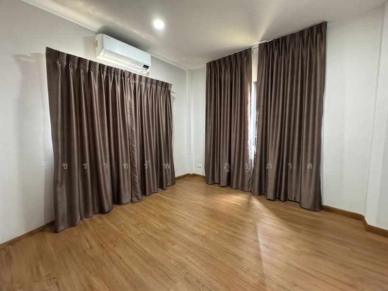 Centro Bangna-Kingkaew, Samut Prakan, Rachathewa, Bang Plee, Samut Prakan, 4 Bedrooms, 190 sqm, Single Detached House For Sale, by วัชราทรัพย์ ภูปภาดล, 500223089 - DDproperty.com