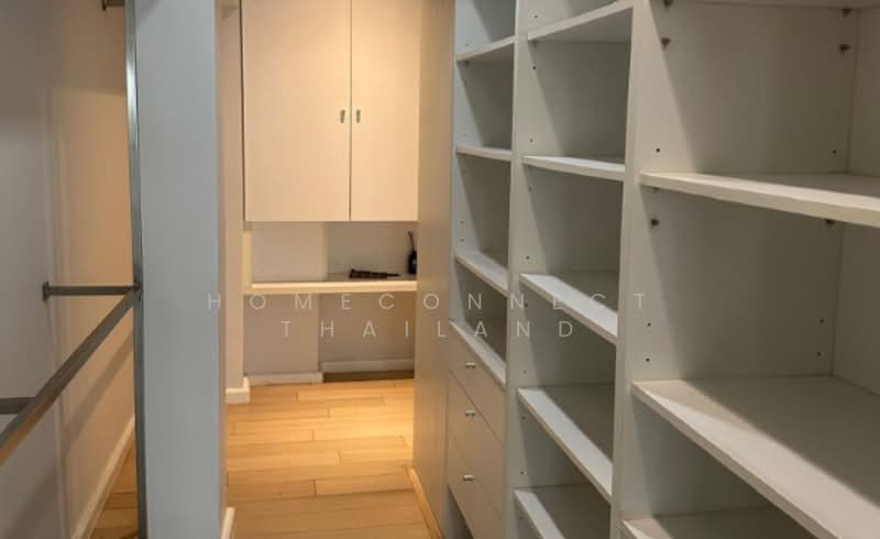 ให้เช่า - Townhouse in Phloen Chit Area, กรุงเทพ
