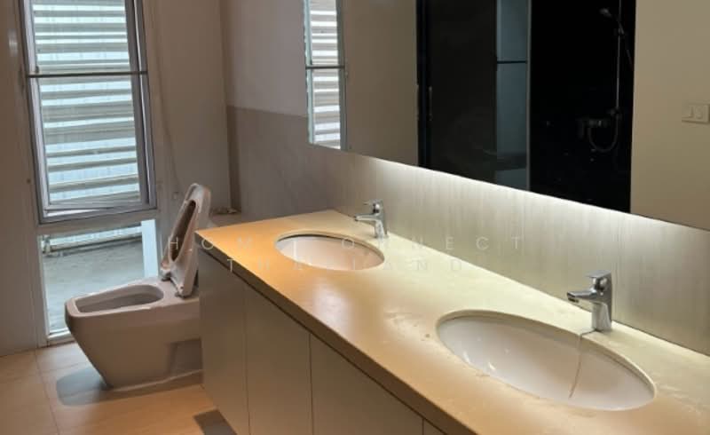 ให้เช่า - Townhouse in Phloen Chit Area, กรุงเทพ