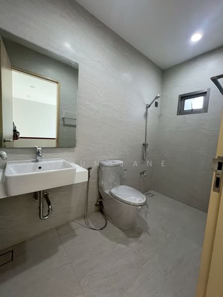 Qualitia Sukhumvit 62, Bangkok, Sukhumvit 62 Alley, Bang Chak, Phra Khanong, Bangkok, 3 Bedrooms, 280 sqm, Townhouse For Sale, by Khun Jane, 500223218 - DDproperty.com