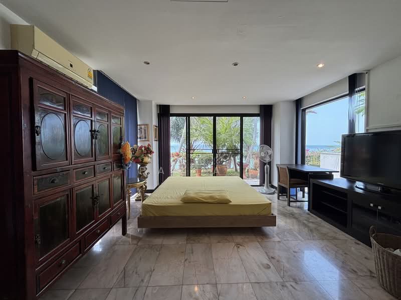 Luxury Beachfront Condo for Sale at Wongamat Beach, Chon Buri (Pattaya), Na Kloe, Bang Lamung (Pattaya), Chon Buri (Pattaya), 3 Bedrooms, 359 sqm, Villa For Sale, by Paula ., 500223222 - DDproperty.com