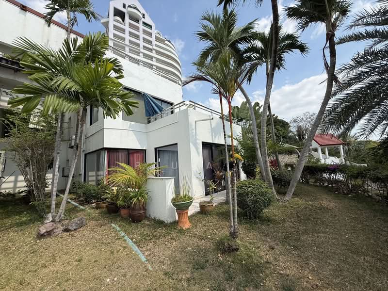 Luxury Beachfront Condo for Sale at Wongamat Beach, Chon Buri (Pattaya), Na Kloe, Bang Lamung (Pattaya), Chon Buri (Pattaya), 3 Bedrooms, 359 sqm, Villa For Sale, by Paula ., 500223222 - DDproperty.com