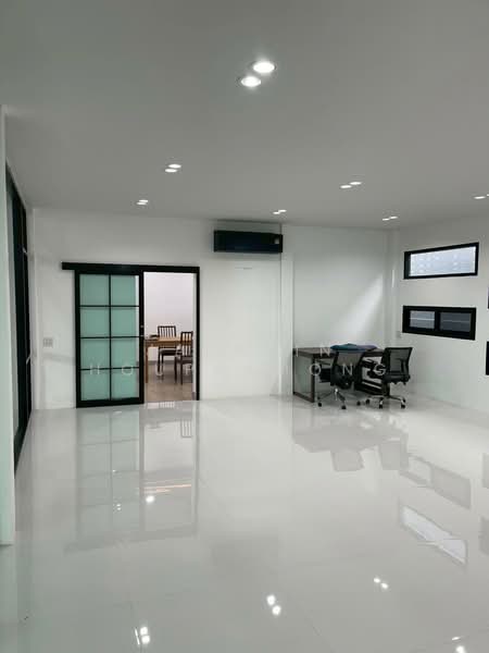 ให้เช่าโกดัง สวนผัก ราชพฤกษ์ ตลิ่งชัน 1,107 ตารางเมตร ใกล้รถไฟฟ้าสายสีแดง, Bangkok, Taling Chan, Taling Chan, Bangkok, , 1,107 sqm, Warehouse/Factory For Rent, by Jakarin Houpramong, 500223232 - DDproperty.com