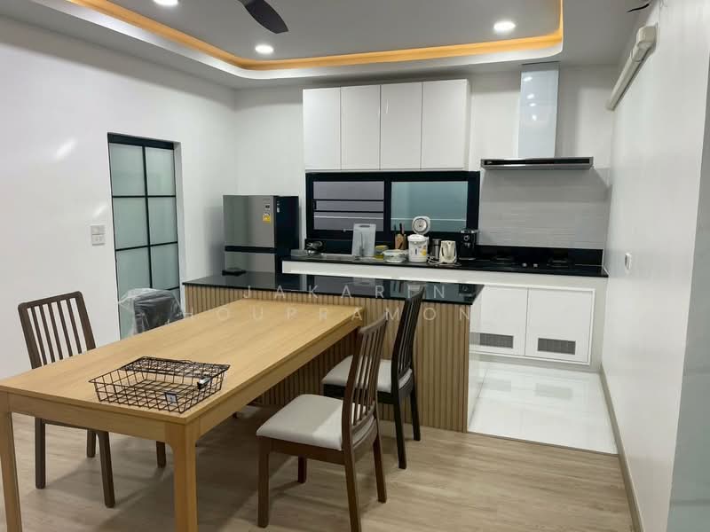 ให้เช่า - ให้เช่าโกดัง สวนผัก ราชพฤกษ์ ตลิ่งชัน 1,107 ตารางเมตร ใกล้รถไฟฟ้าสายสีแดง, กรุงเทพ