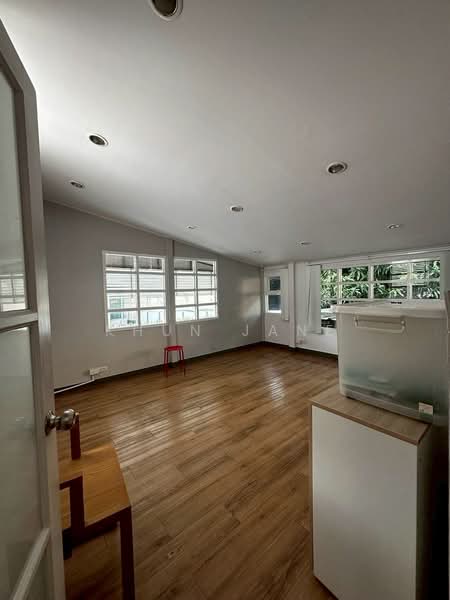 Home office for rent near MRT Ladprao (SPSJP247), Bangkok, ลาดพร้าว, Jom Phon, Chatuchak, Bangkok, , 604 sqm, Shophouse For Rent, by Khun Jane, 500223246 - DDproperty.com