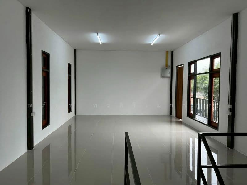 ให้เช่าโกดังพร้อมออฟฟิศพร้อมใช้ ขนาด 250 ตรม.ลำลูกกาคลอง4 ปทุมธานี, ปทุมธานี, ลาดสวาย, ลำลูกกา, ปทุมธานี, 332 ตร.ม., โกดัง-โรงงาน ให้เช่า, โดย ณภัทร พรสิริเมธากุล, 500223269 - DDproperty.com