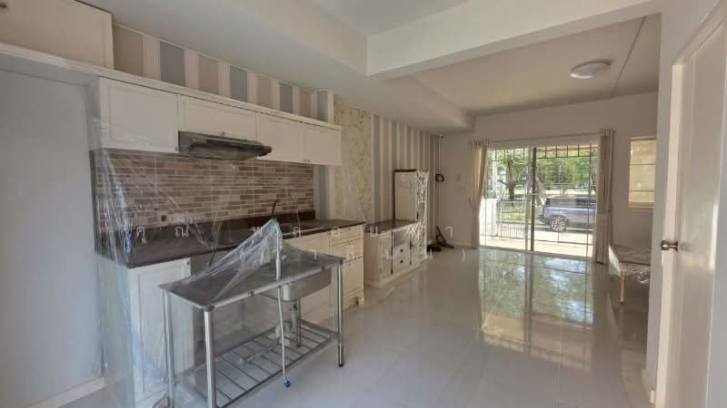 Villaggio Bangna : วิลเลจจิโอ บางนา, สมุทรปราการ, ทางคู่ขนาน ถนนบางนา-ตราด, บางบ่อ, บางบ่อ, สมุทรปราการ, 90 ตร.ม., ทาวน์เฮ้าส์ ขาย, โดย คุณ พลอยวาลินน์ (วาลินน์), 500223318 - DDproperty.com