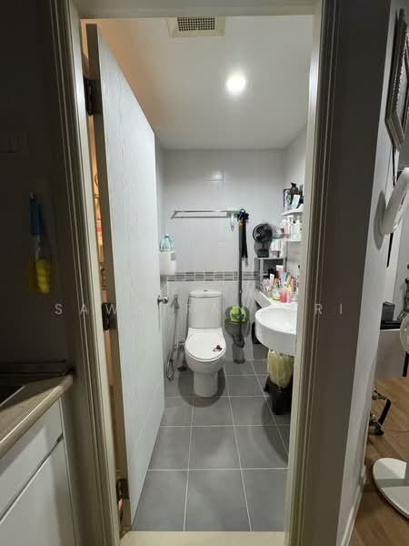 Lumpini Park Rama 9-Ratchada, Bangkok, 888 Chaturathit Road, Bang Kapi, Huai Khwang, Bangkok, 1 Bedroom, 27 sqm, Condo For Sale, by Veera Sawatrangsri, 500223345 - DDproperty.com