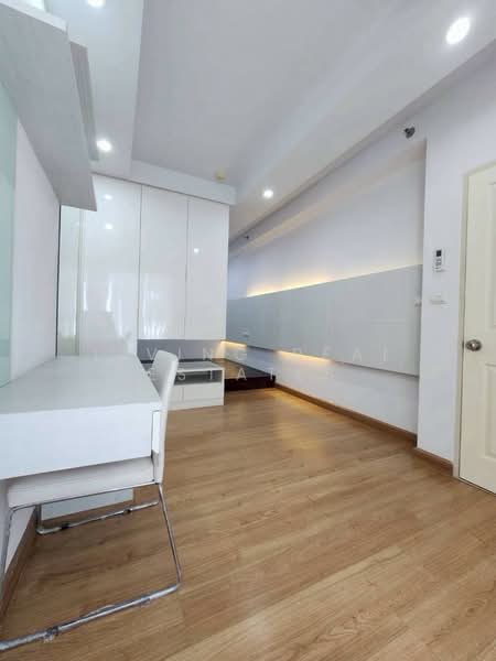 Supalai Park Asoke-Ratchada, Bangkok, Dindaeng Road, Din Daeng, Din Daeng, Bangkok, 1 Bedroom, 50 sqm, Condo For Rent, by Living Real Estates, 500223365 - DDproperty.com