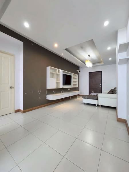 Supalai Park Asoke-Ratchada, Bangkok, Dindaeng Road, Din Daeng, Din Daeng, Bangkok, 1 Bedroom, 50 sqm, Condo For Rent, by Living Real Estates, 500223365 - DDproperty.com