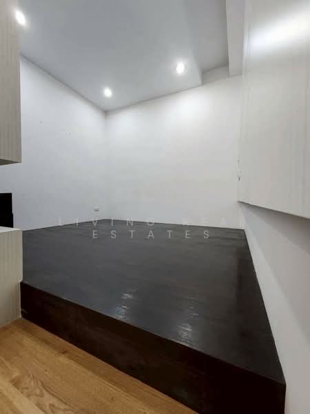 Supalai Park Asoke-Ratchada, Bangkok, Dindaeng Road, Din Daeng, Din Daeng, Bangkok, 1 Bedroom, 50 sqm, Condo For Rent, by Living Real Estates, 500223365 - DDproperty.com