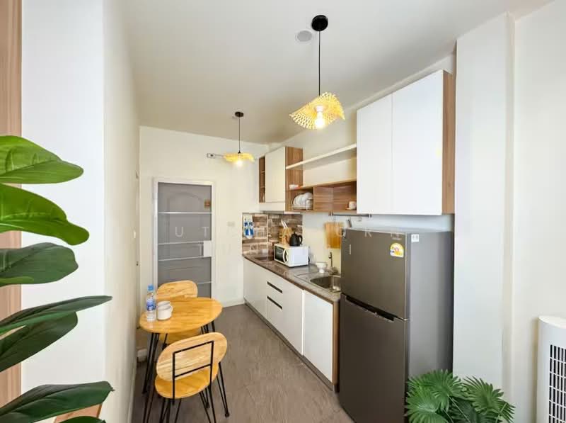 ให้เช่า - ทาวน์เฮ้าส์ใจกลางเมือง ให้เช่า – ใกล้ถนนคนเดินวัวลาย เพียง 5 นาที ค่าเช่า 35,000 บาท /เดือน No.1H685, เชียงใหม่