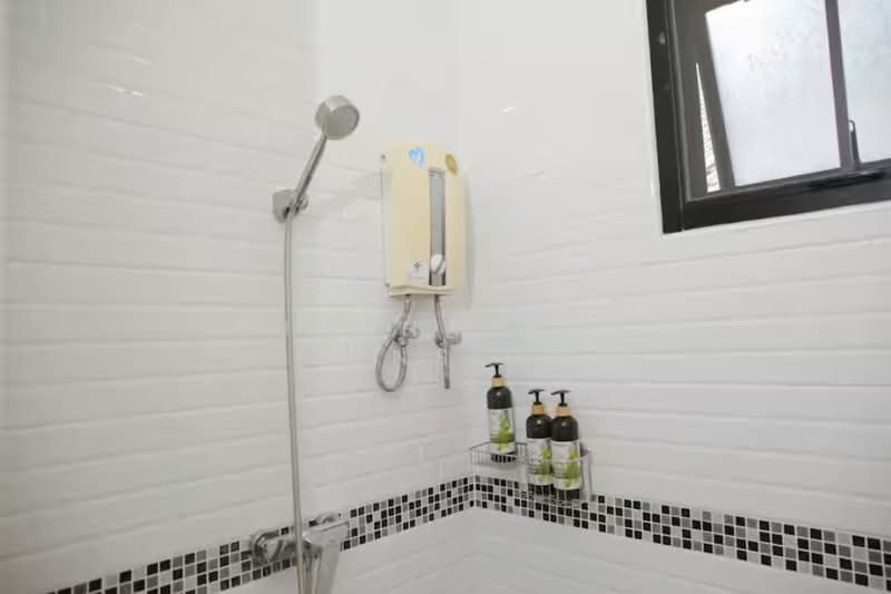 ทาวน์เฮ้าส์ใจกลางเมือง ให้เช่า – ใกล้ถนนคนเดินวัวลาย เพียง 5 นาที ค่าเช่า 35,000 บาท /เดือน No.1H685, Chiang Mai, Hai Ya, Muang Chiang Mai, Chiang Mai, 1 Bedroom, 110 sqm, Townhouse For Rent, by Rutchaporn Tunsiri, 500223373 - DDproperty.com