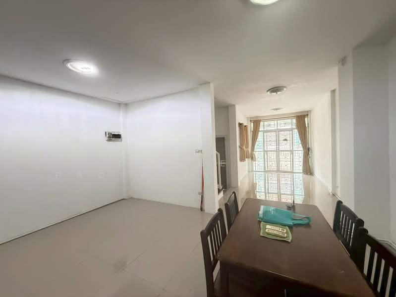 หมู่บ้านพนาสนธิ์วิลล่า ลำลูกกา-คลอง4, Pathum Thani, Lat Sawai, Lam Luk Ka, Pathum Thani, 3 Bedrooms, 120 sqm, Townhouse For Sale, by The Best Property   แอน, 500223378 - DDproperty.com